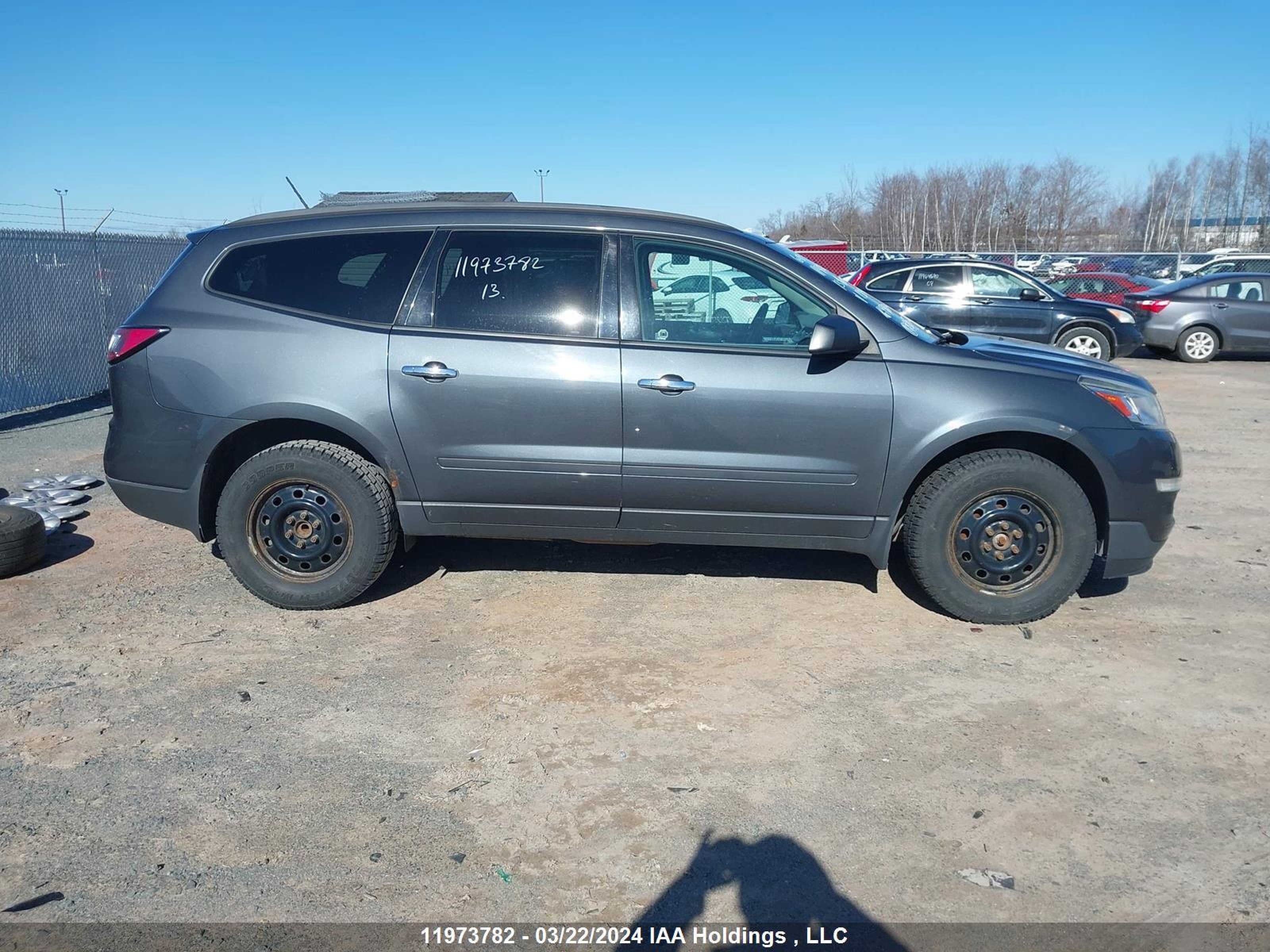 Photo 13 VIN: 1GNKRFKD7DJ130494 - CHEVROLET TRAVERSE 