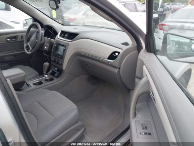 Photo 4 VIN: 1GNKRFKD7FJ237273 - CHEVROLET TRAVERSE 