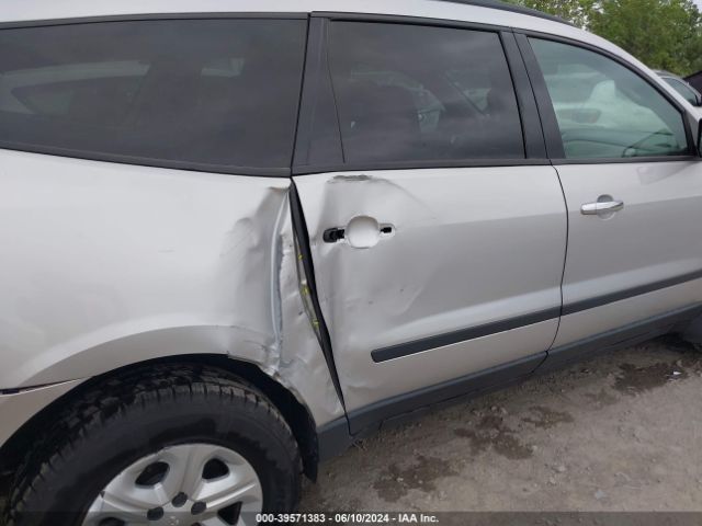 Photo 5 VIN: 1GNKRFKD7FJ237273 - CHEVROLET TRAVERSE 