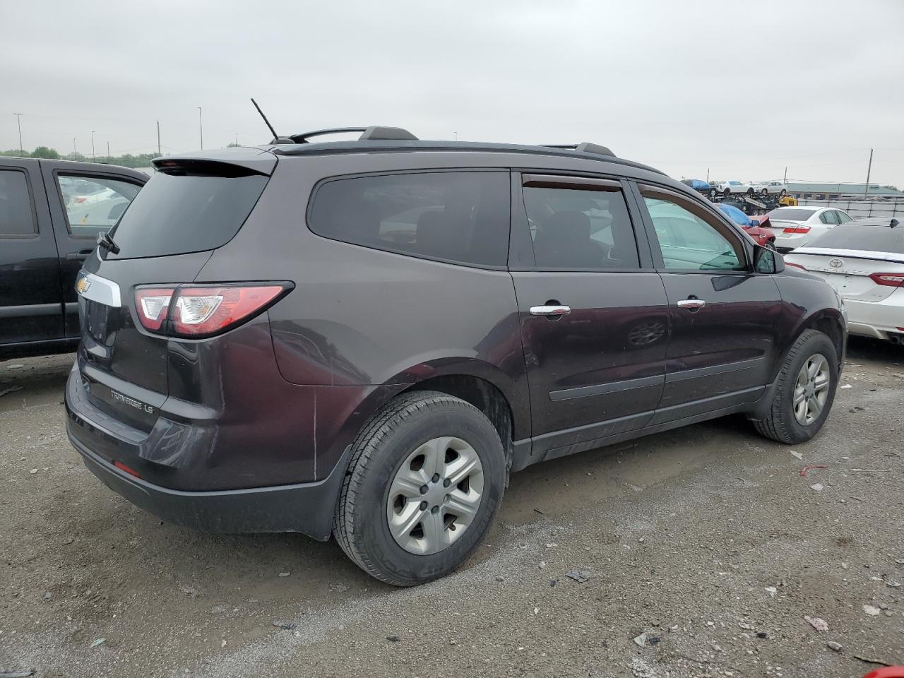 Photo 2 VIN: 1GNKRFKDXEJ354148 - CHEVROLET TRAVERSE 