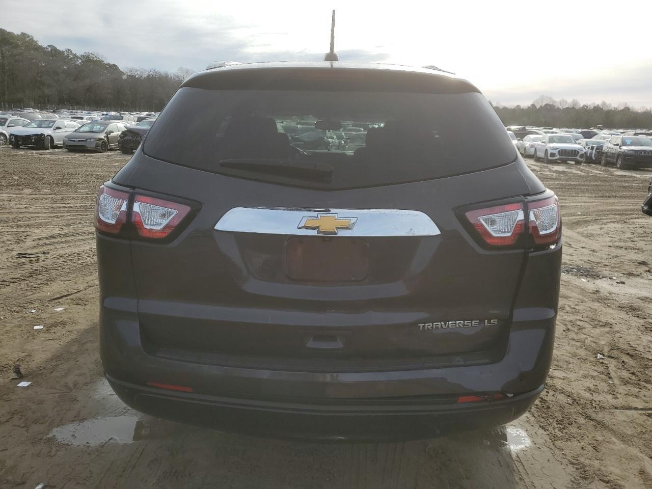 Photo 5 VIN: 1GNKRFKDXGJ333948 - CHEVROLET TRAVERSE 