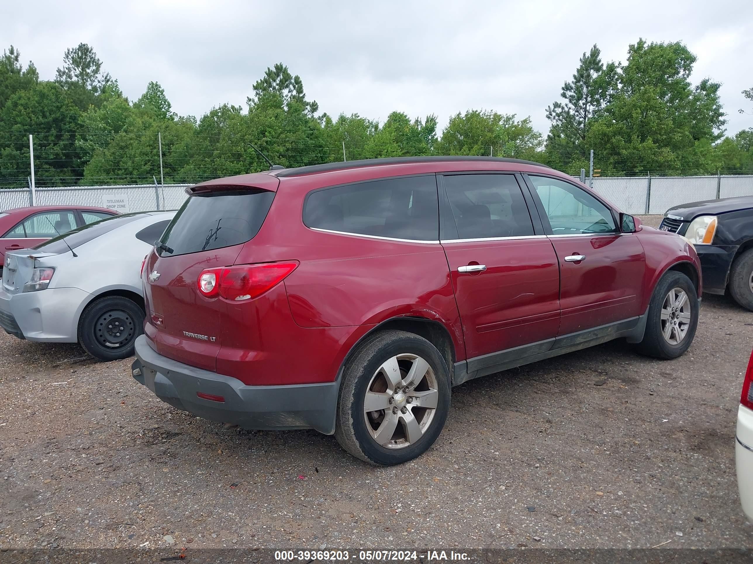 Photo 3 VIN: 1GNKRGED0BJ257845 - CHEVROLET TRAVERSE 