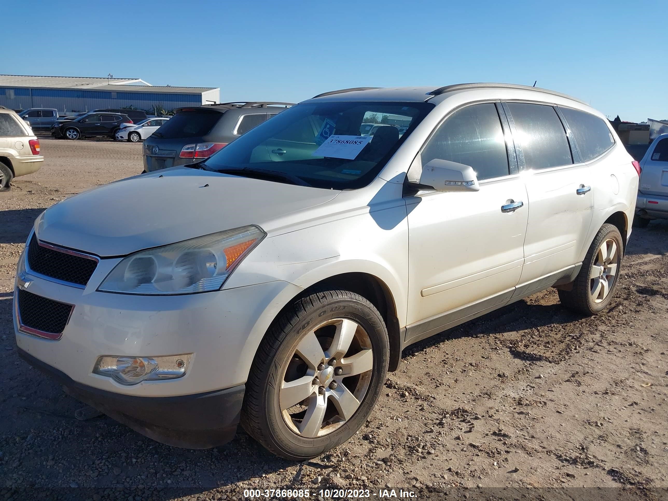 Photo 1 VIN: 1GNKRGED0BJ409459 - CHEVROLET TRAVERSE 