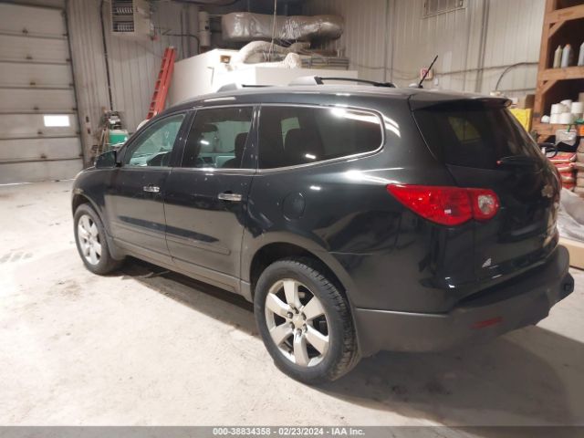 Photo 2 VIN: 1GNKRGED0CJ400018 - CHEVROLET TRAVERSE 