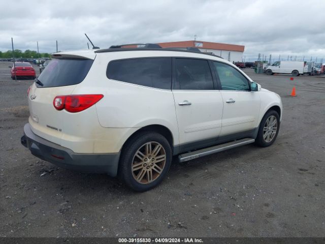 Photo 3 VIN: 1GNKRGED1BJ380909 - CHEVROLET TRAVERSE 