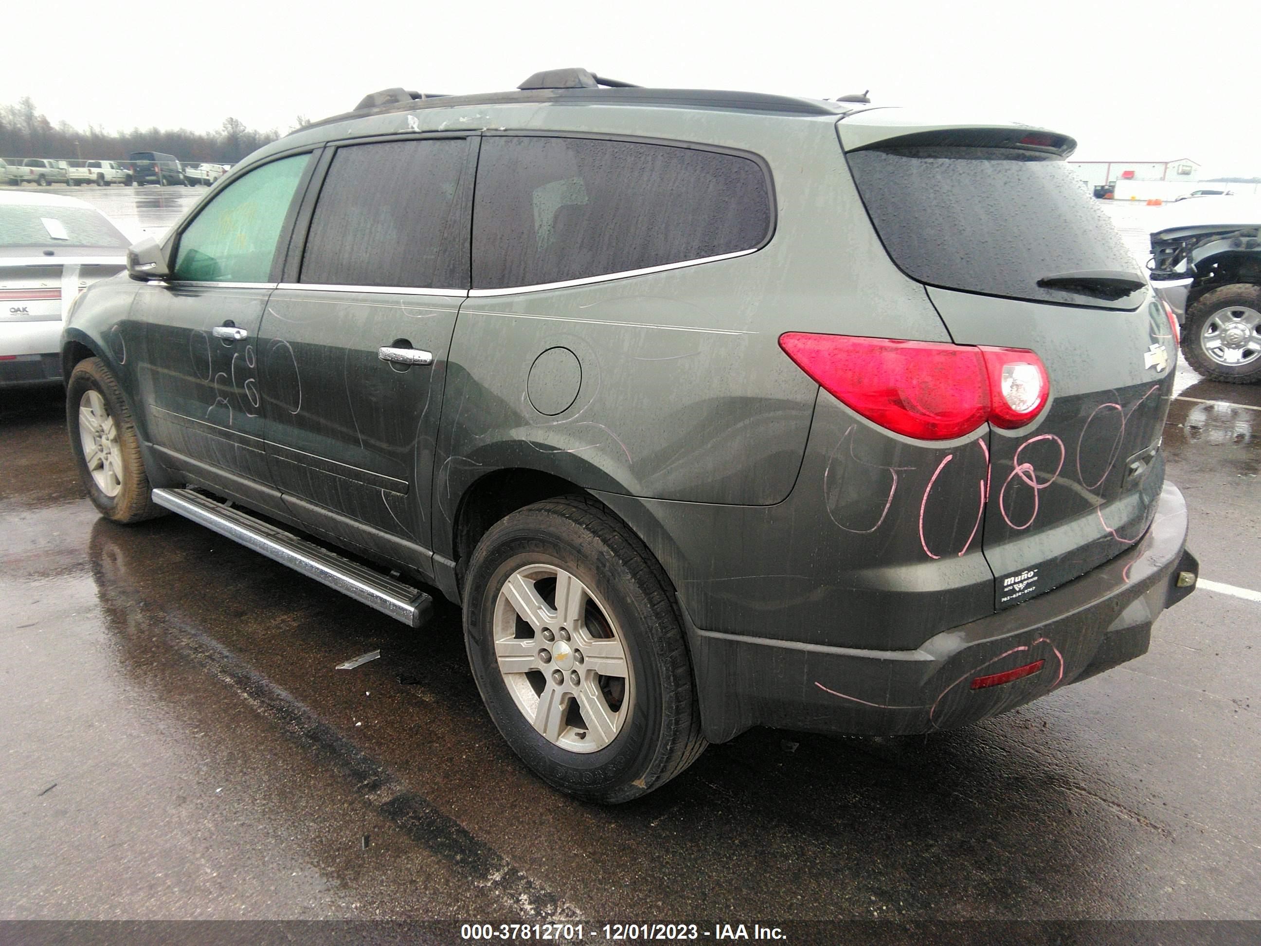 Photo 2 VIN: 1GNKRGED3BJ139126 - CHEVROLET TRAVERSE 