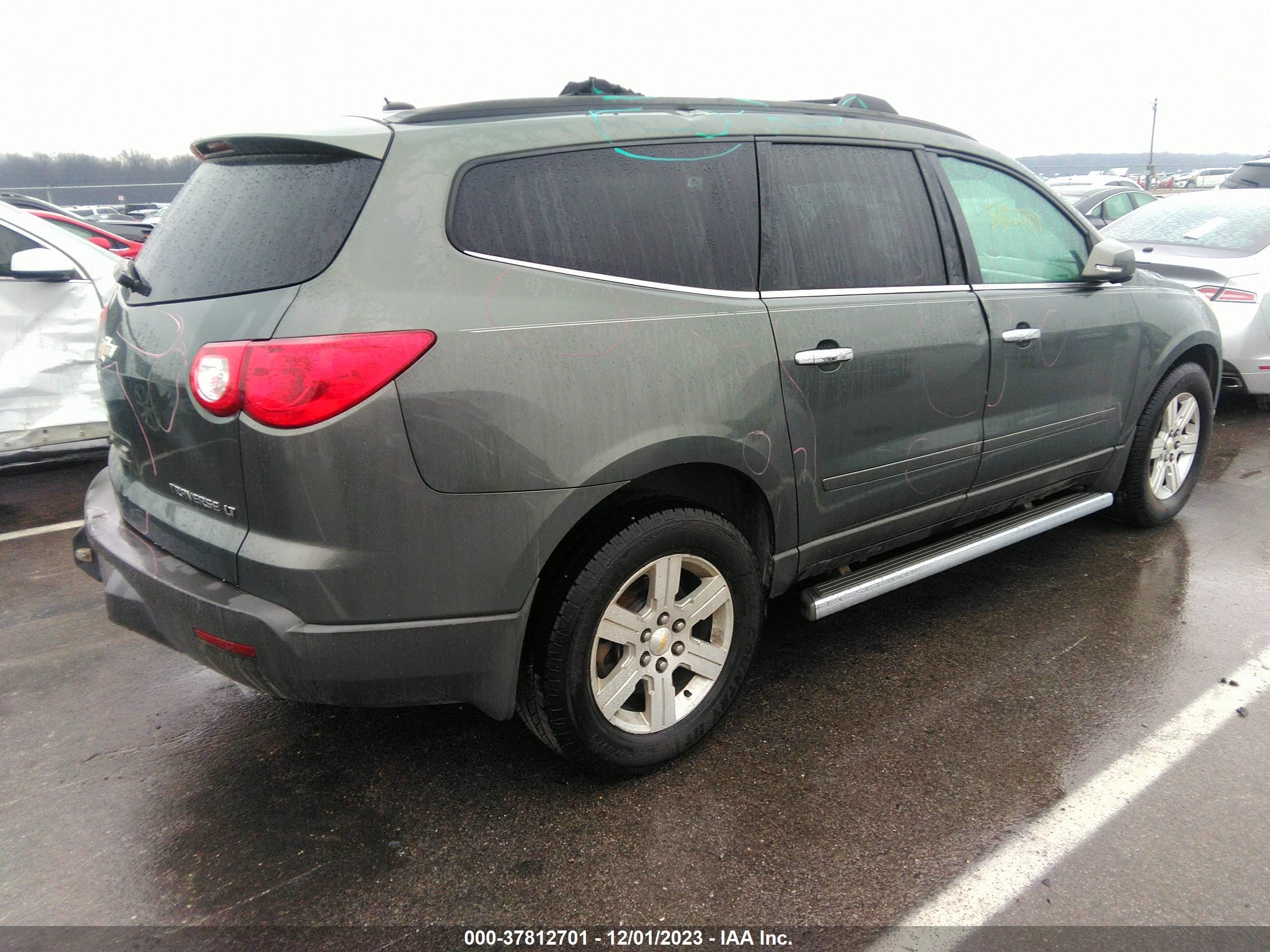 Photo 3 VIN: 1GNKRGED3BJ139126 - CHEVROLET TRAVERSE 