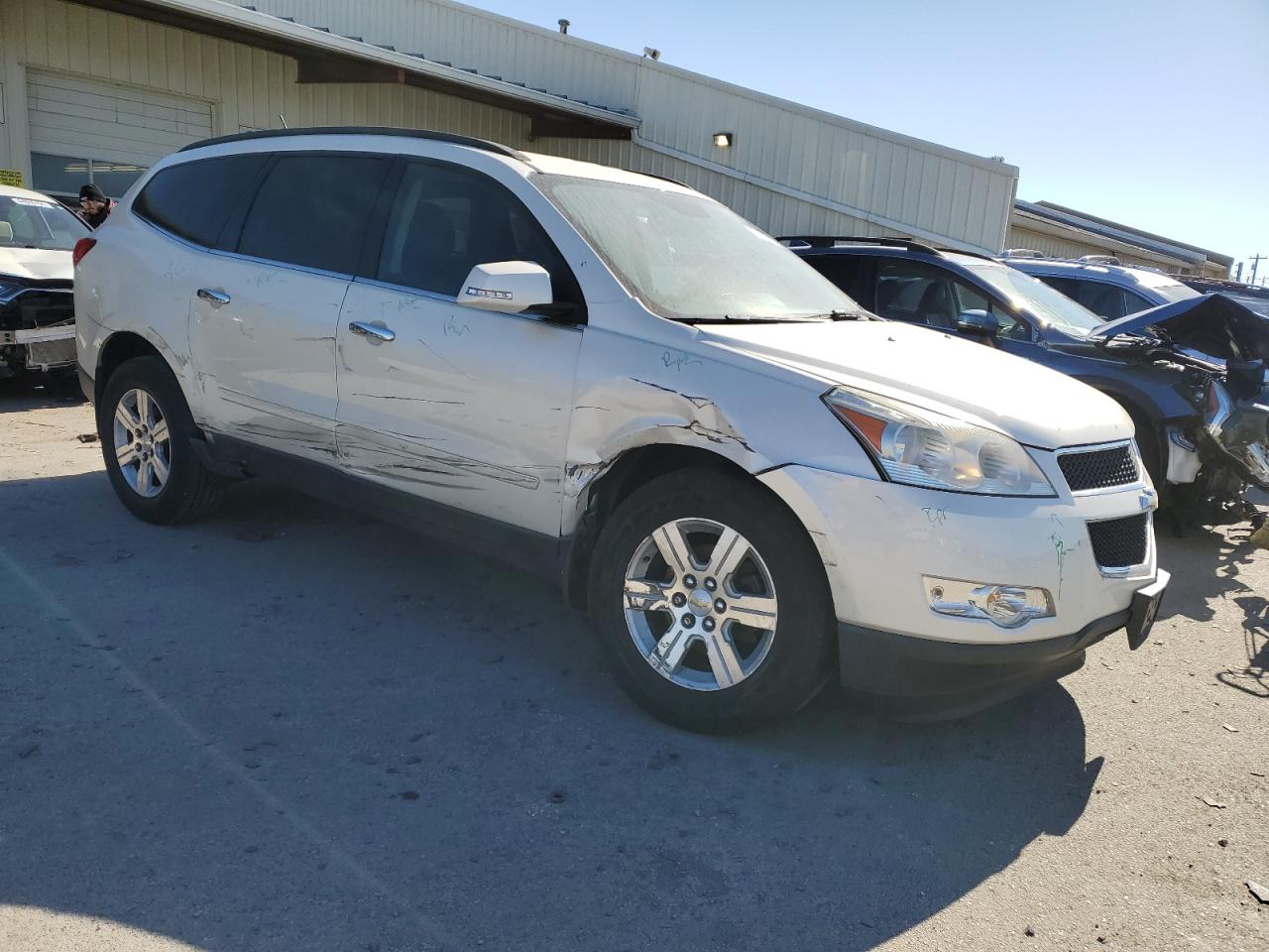 Photo 3 VIN: 1GNKRGED3BJ154970 - CHEVROLET TRAVERSE 