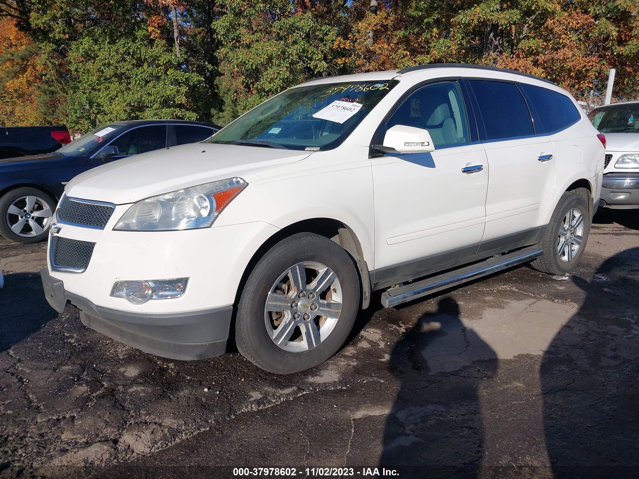 Photo 1 VIN: 1GNKRGED3BJ184633 - CHEVROLET TRAVERSE L 