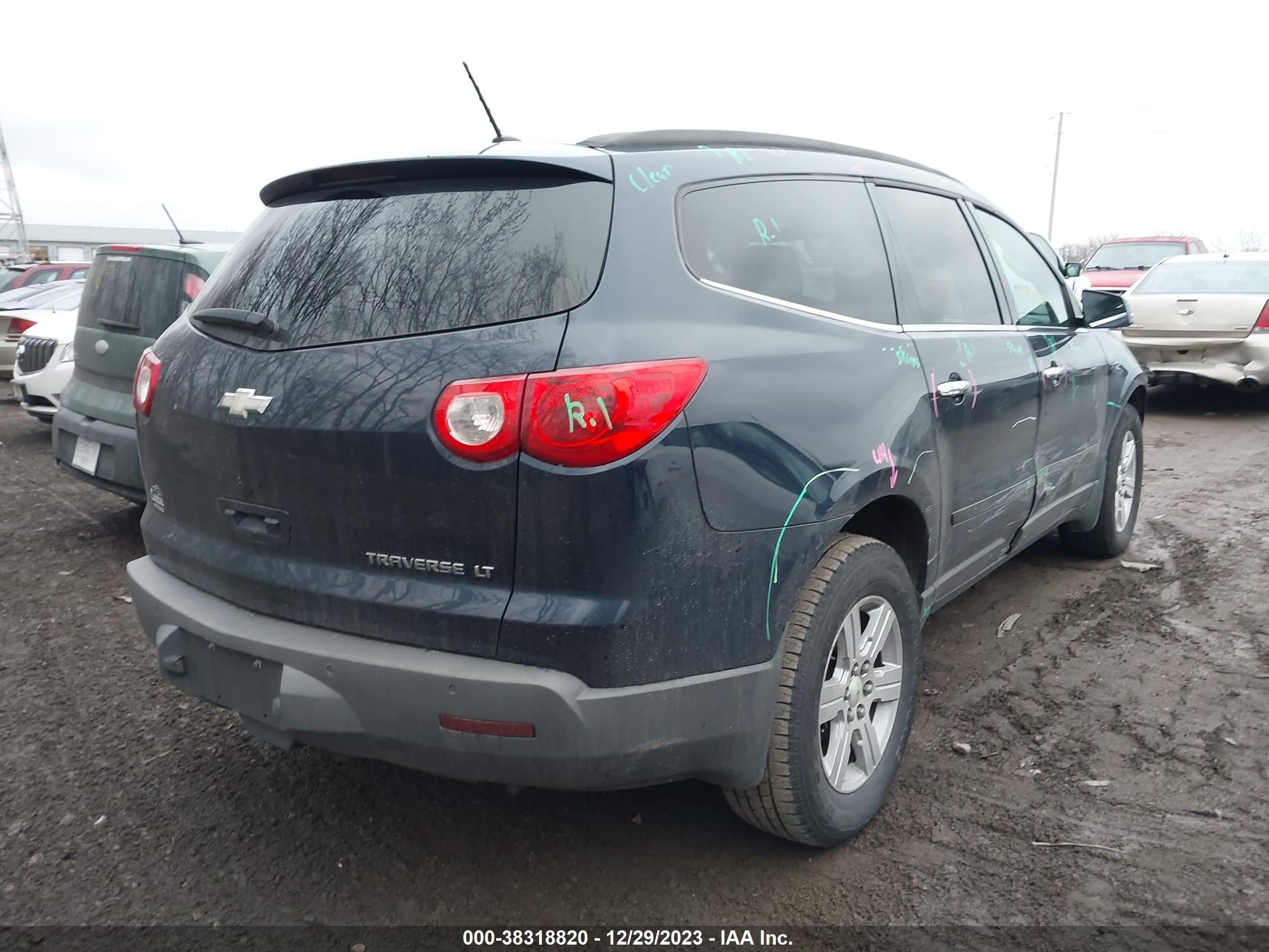 Photo 3 VIN: 1GNKRGED3BJ217002 - CHEVROLET TRAVERSE 