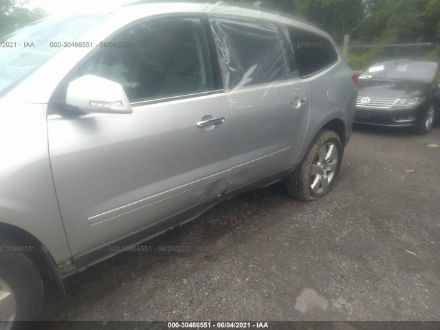 Photo 5 VIN: 1GNKRGED3BJ409326 - CHEVROLET TRAVERSE 