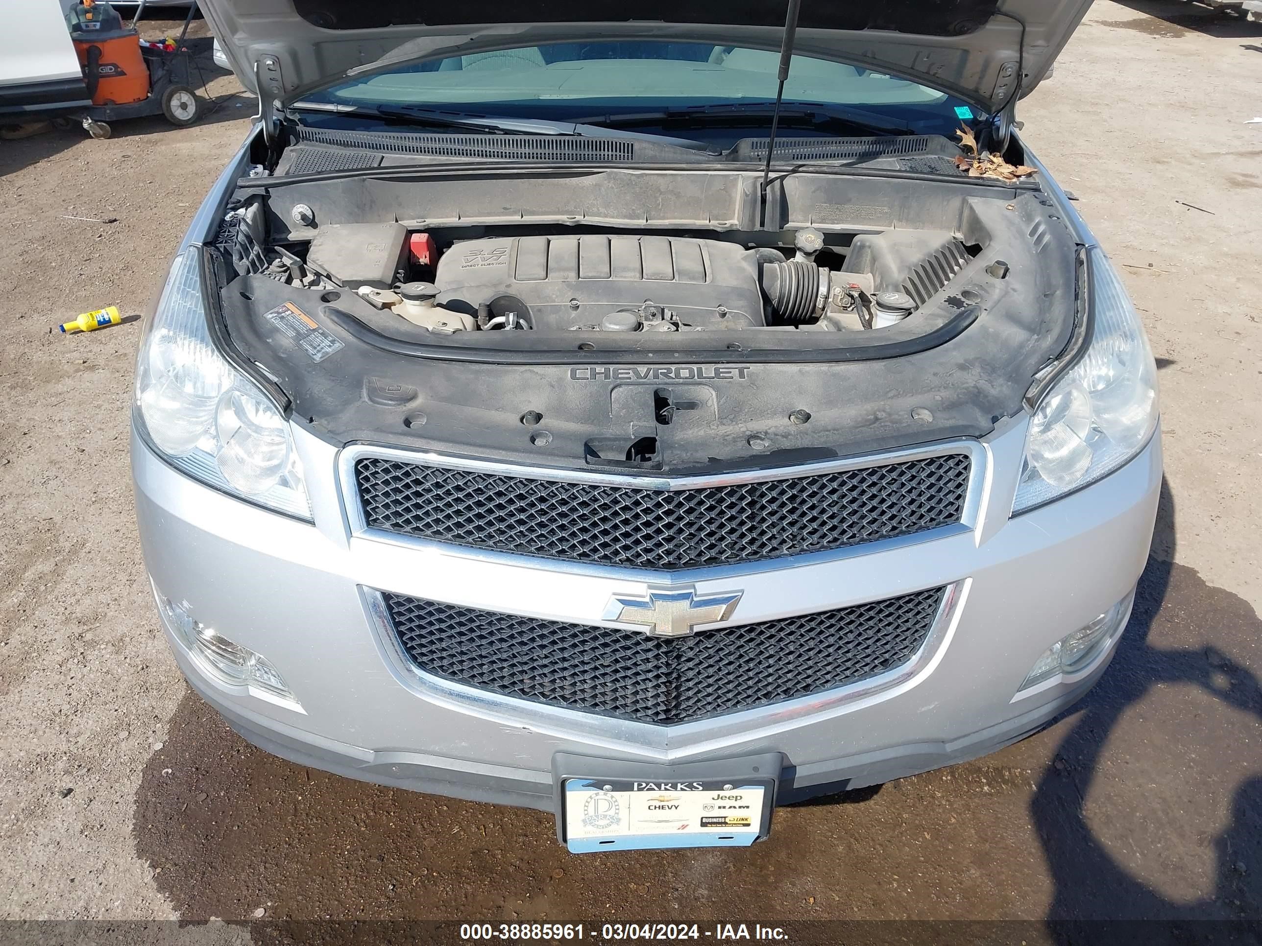 Photo 9 VIN: 1GNKRGED4CJ173707 - CHEVROLET TRAVERSE 