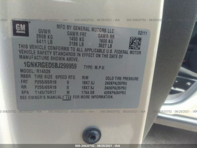 Photo 8 VIN: 1GNKRGED5BJ299959 - CHEVROLET TRAVERSE 