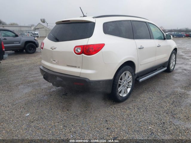 Photo 3 VIN: 1GNKRGED6BJ262872 - CHEVROLET TRAVERSE 