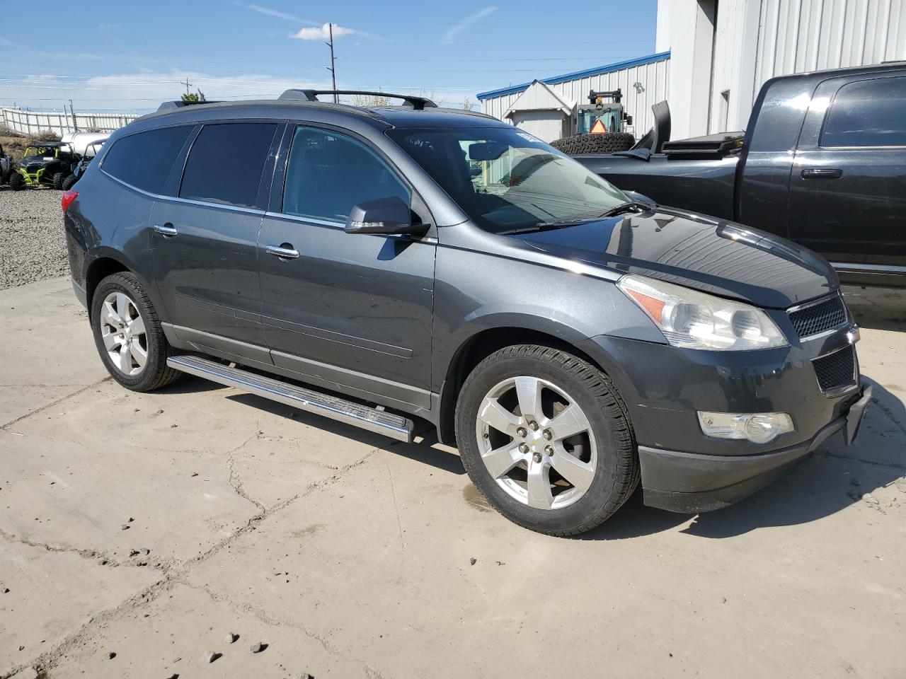 Photo 3 VIN: 1GNKRGED6BJ372949 - CHEVROLET TRAVERSE 