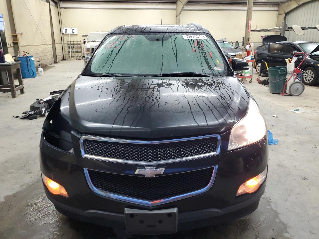 Photo 4 VIN: 1GNKRGED6BJ389458 - CHEVROLET TRAVERSE 