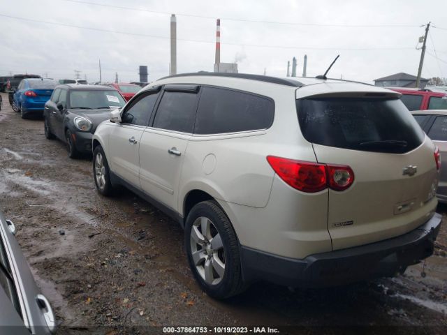 Photo 2 VIN: 1GNKRGED7CJ337533 - CHEVROLET TRAVERSE 