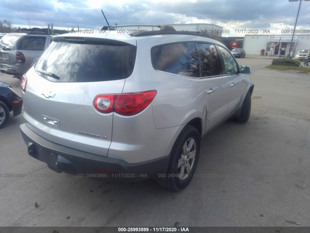 Photo 3 VIN: 1GNKRGED8BJ117669 - CHEVROLET TRAVERSE 