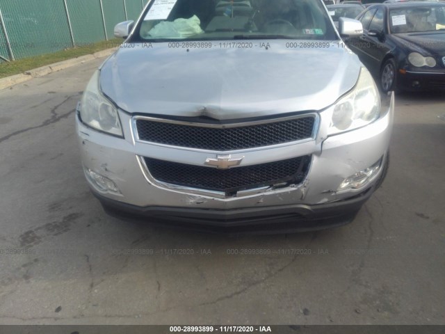 Photo 5 VIN: 1GNKRGED8BJ117669 - CHEVROLET TRAVERSE 