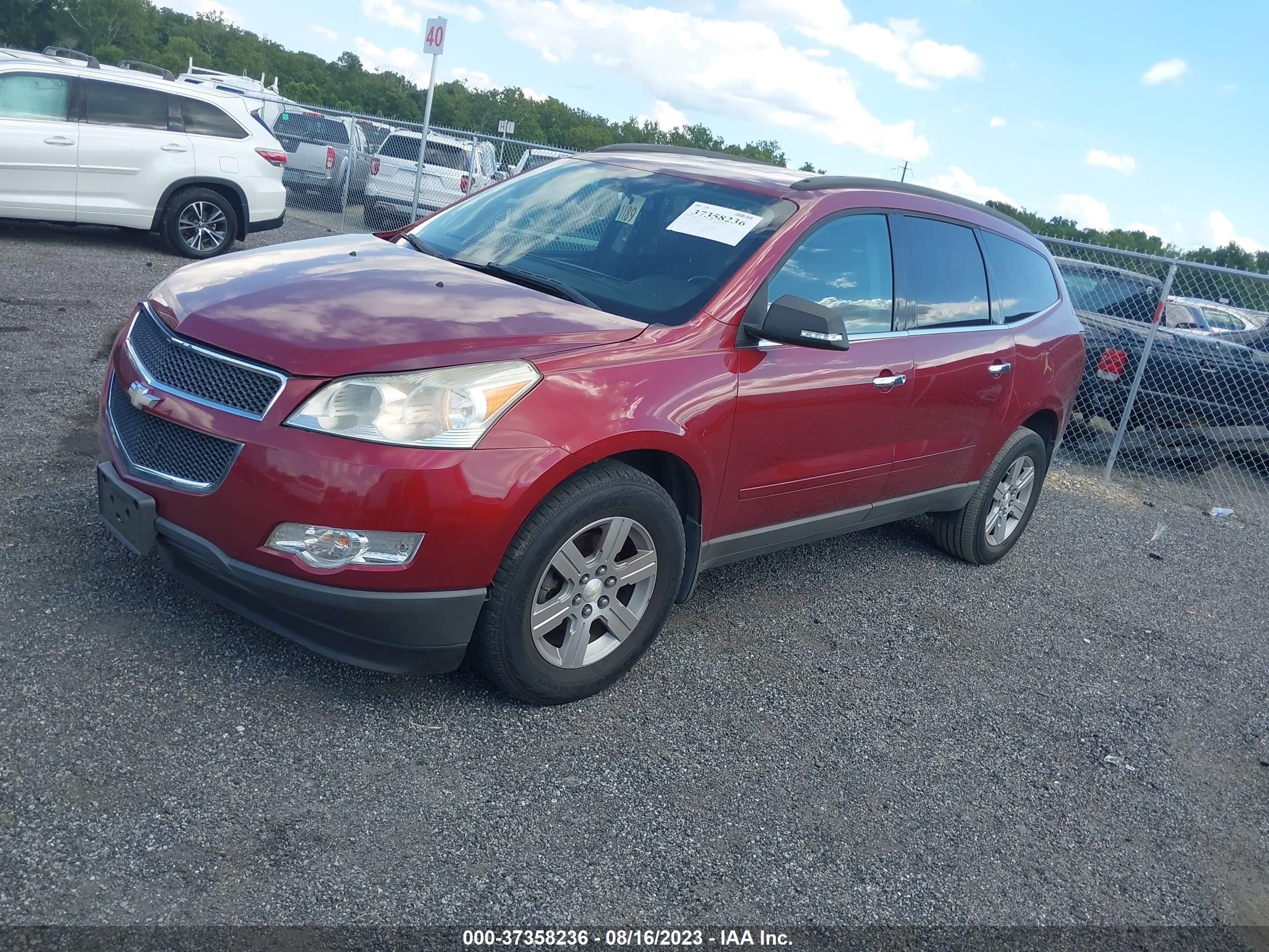 Photo 1 VIN: 1GNKRGED8BJ125884 - CHEVROLET TRAVERSE 