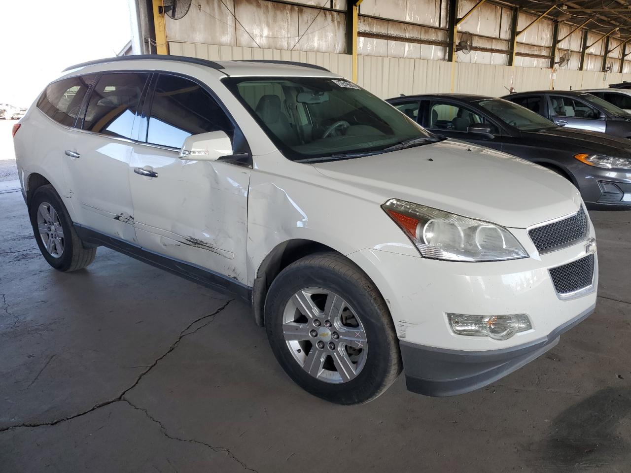 Photo 3 VIN: 1GNKRGED8CJ380620 - CHEVROLET TRAVERSE 