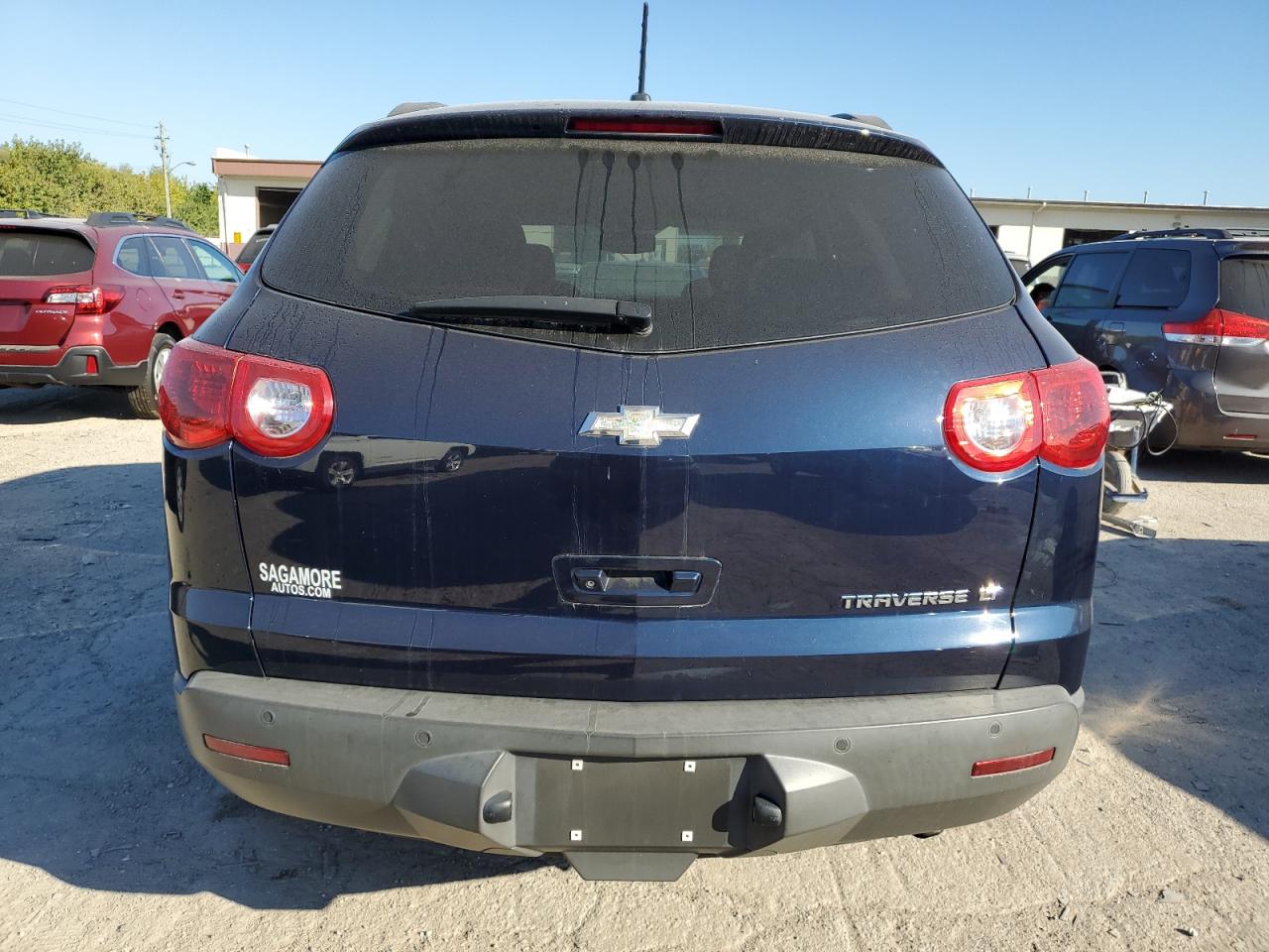 Photo 5 VIN: 1GNKRGED9BJ350766 - CHEVROLET TRAVERSE 