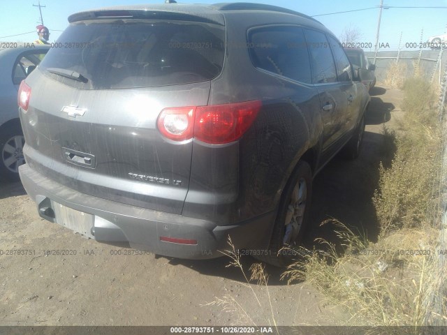 Photo 3 VIN: 1GNKRGED9CJ400423 - CHEVROLET TRAVERSE 