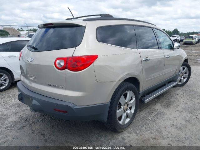 Photo 3 VIN: 1GNKRGEDXCJ208153 - CHEVROLET TRAVERSE 