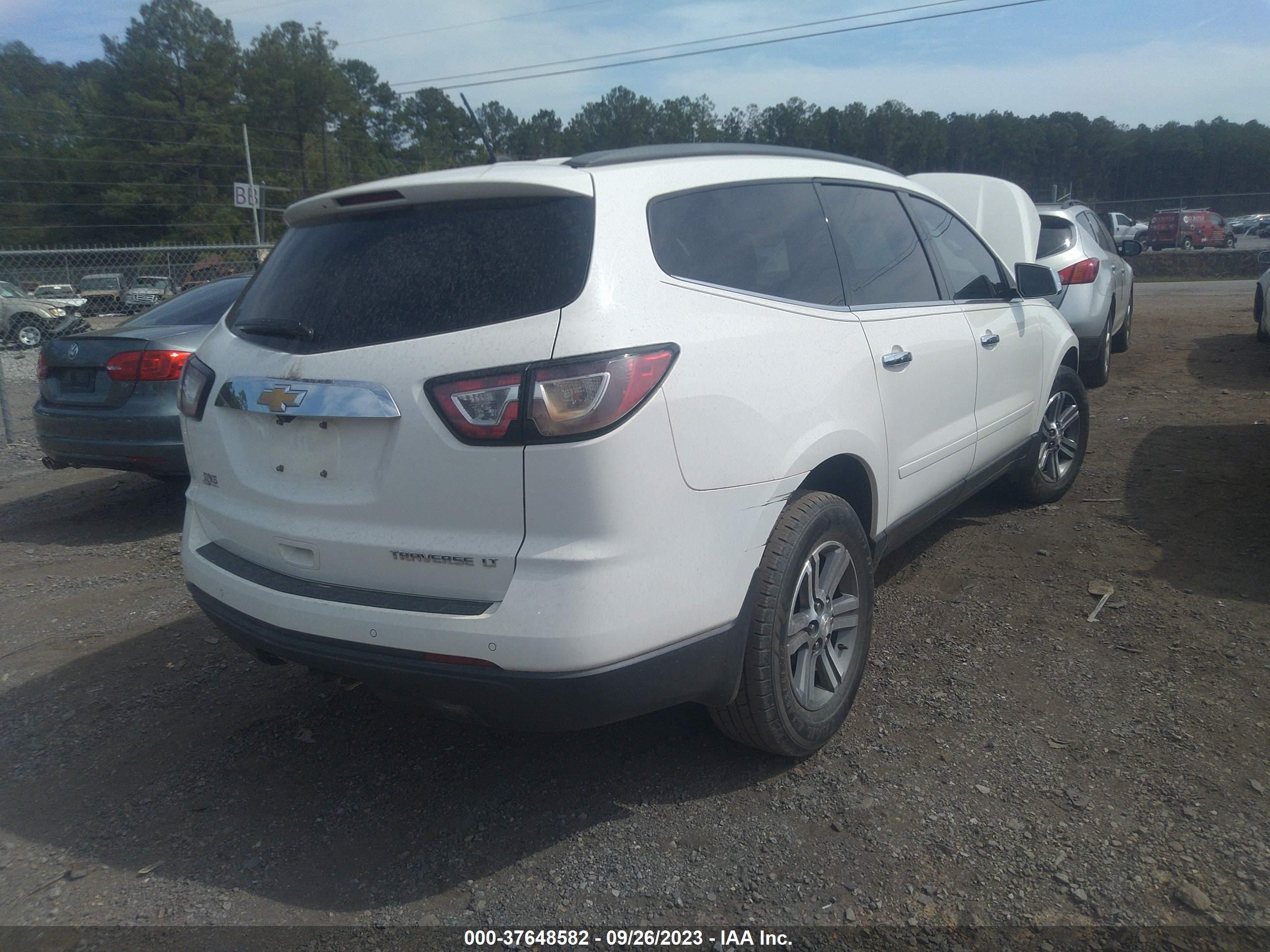 Photo 3 VIN: 1GNKRGKD0FJ167475 - CHEVROLET TRAVERSE 