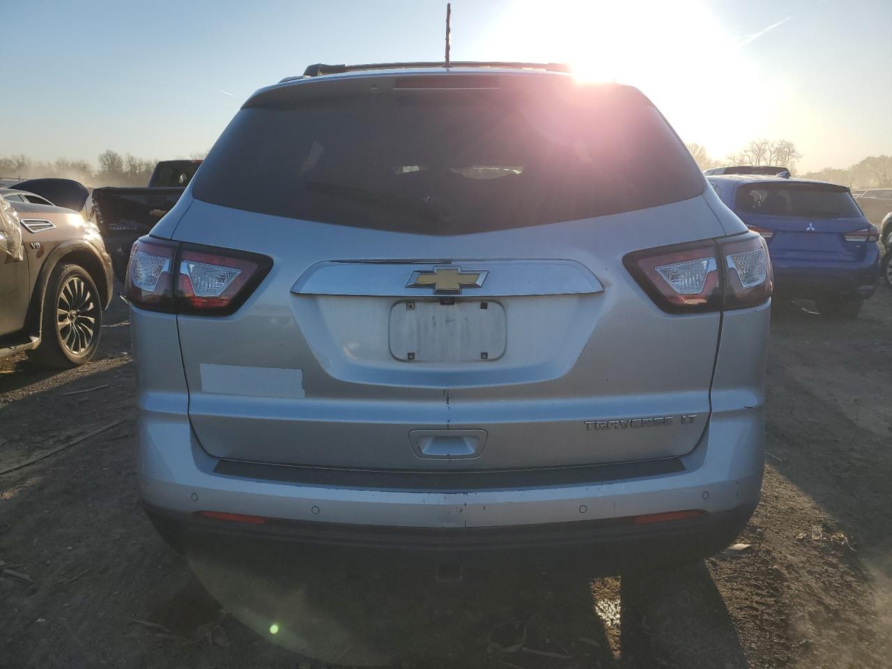 Photo 5 VIN: 1GNKRGKD1FJ180686 - CHEVROLET TRAVERSE 