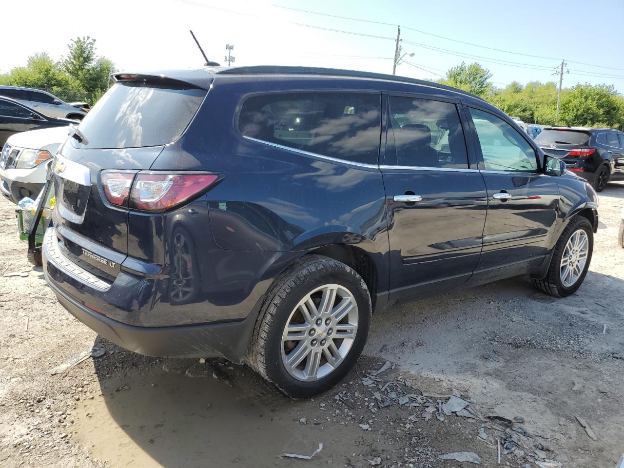 Photo 2 VIN: 1GNKRGKD1FJ340811 - CHEVROLET TRAVERSE 