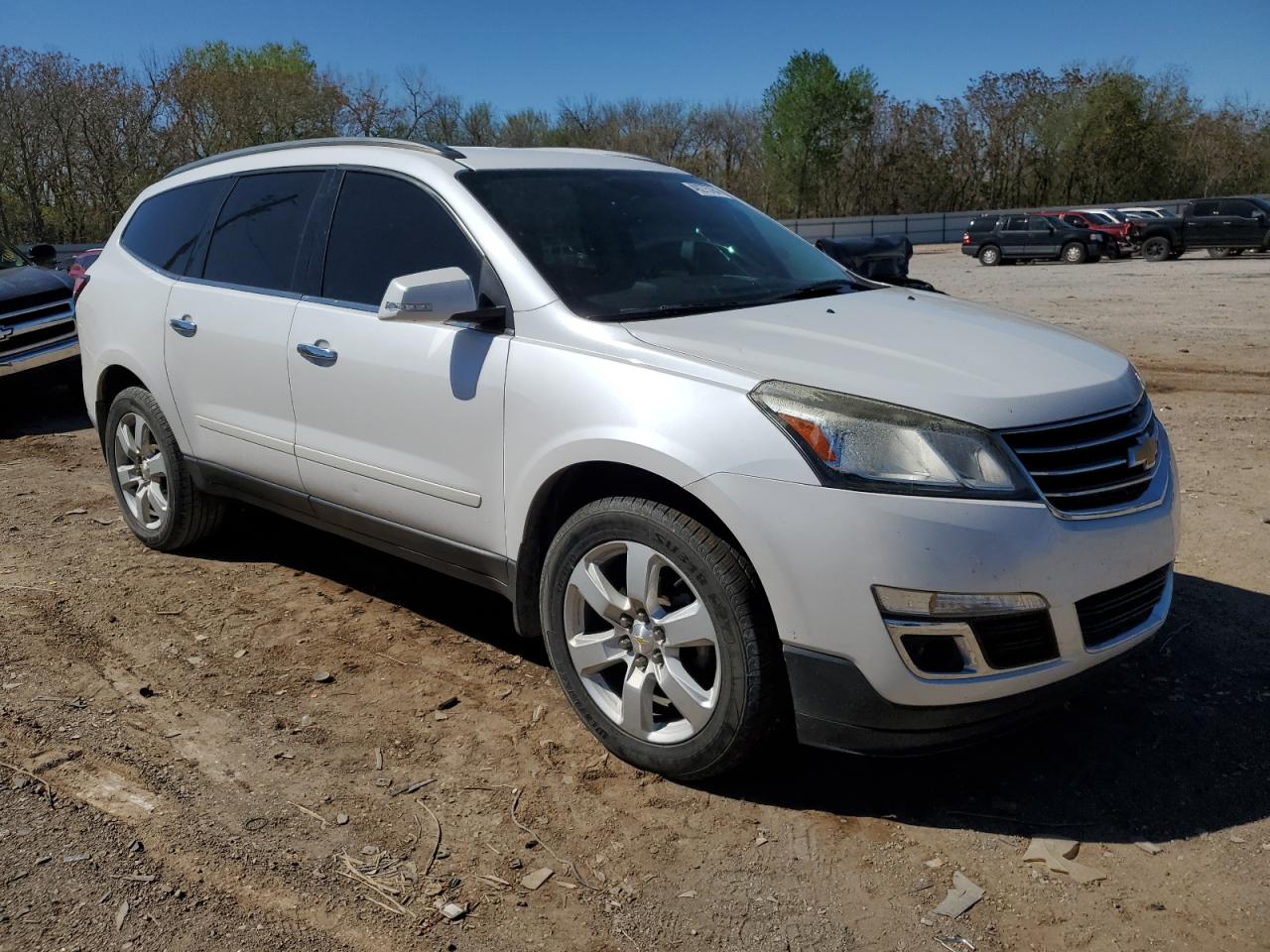 Photo 3 VIN: 1GNKRGKD1GJ263407 - CHEVROLET TRAVERSE 