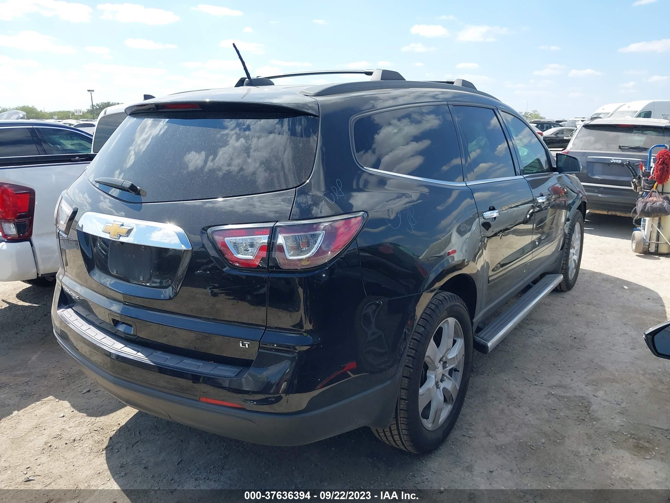 Photo 3 VIN: 1GNKRGKD1HJ265076 - CHEVROLET TRAVERSE 