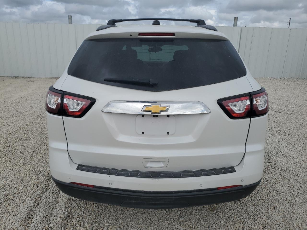 Photo 5 VIN: 1GNKRGKD2GJ299316 - CHEVROLET TRAVERSE 