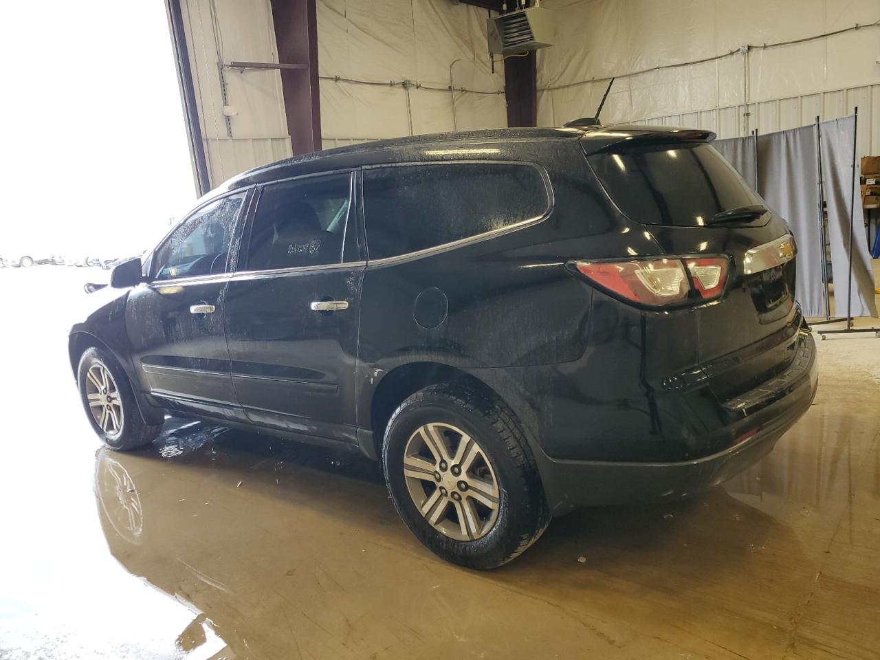 Photo 16 VIN: 1GNKRGKD3GJ261707 - CHEVROLET TRAVERSE 