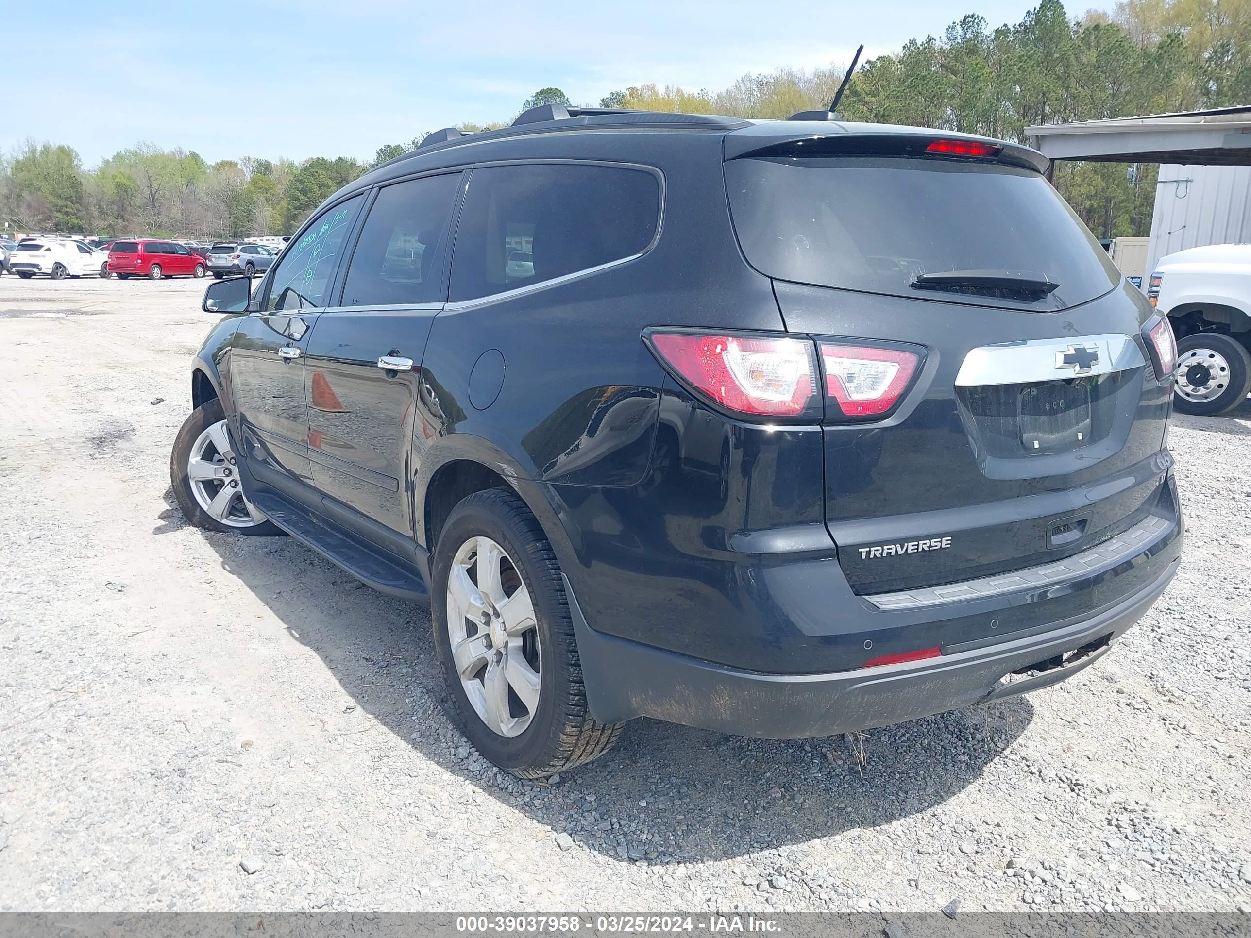 Photo 2 VIN: 1GNKRGKD3HJ311989 - CHEVROLET TRAVERSE 