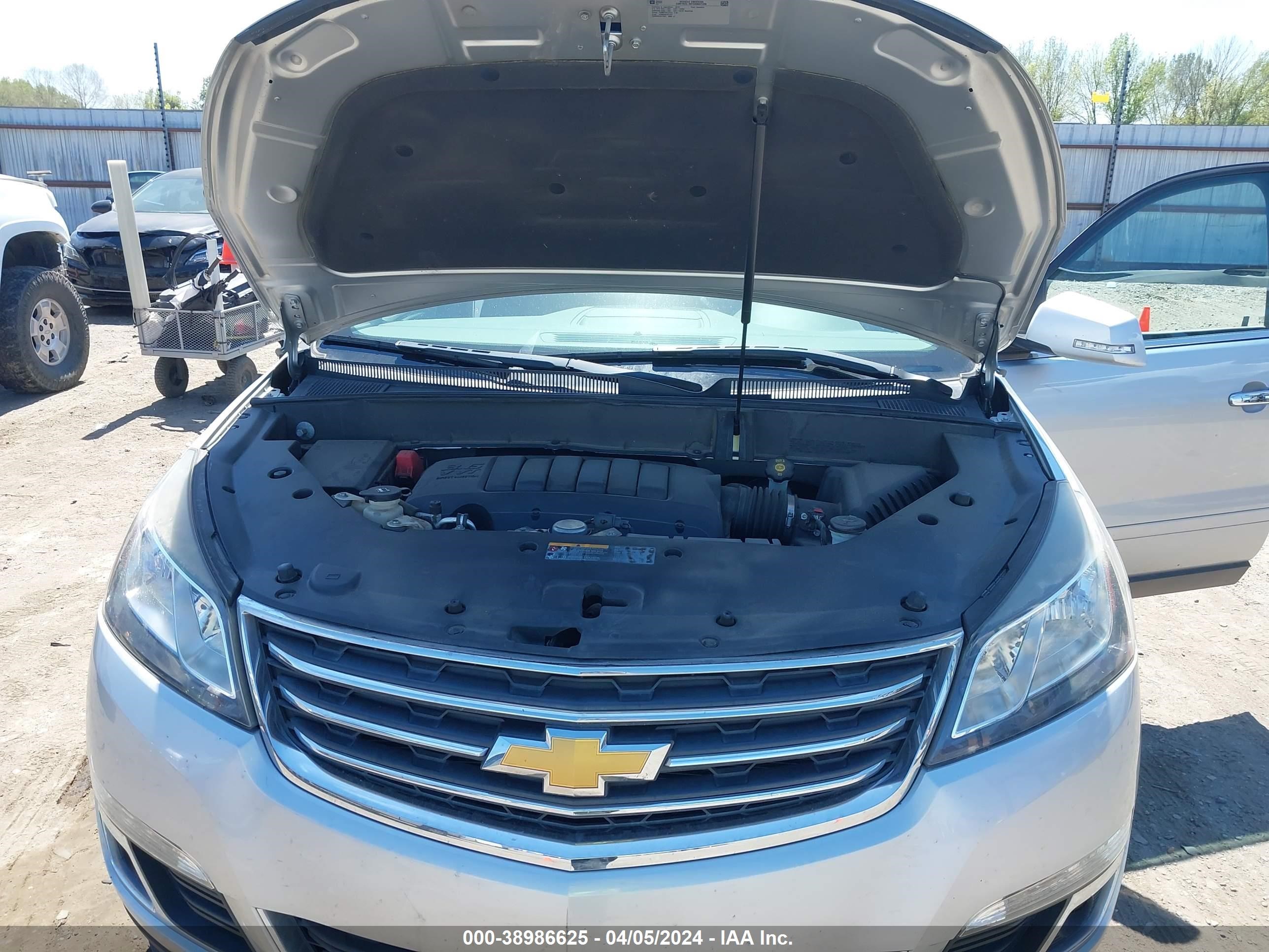 Photo 9 VIN: 1GNKRGKD5FJ266454 - CHEVROLET TRAVERSE 