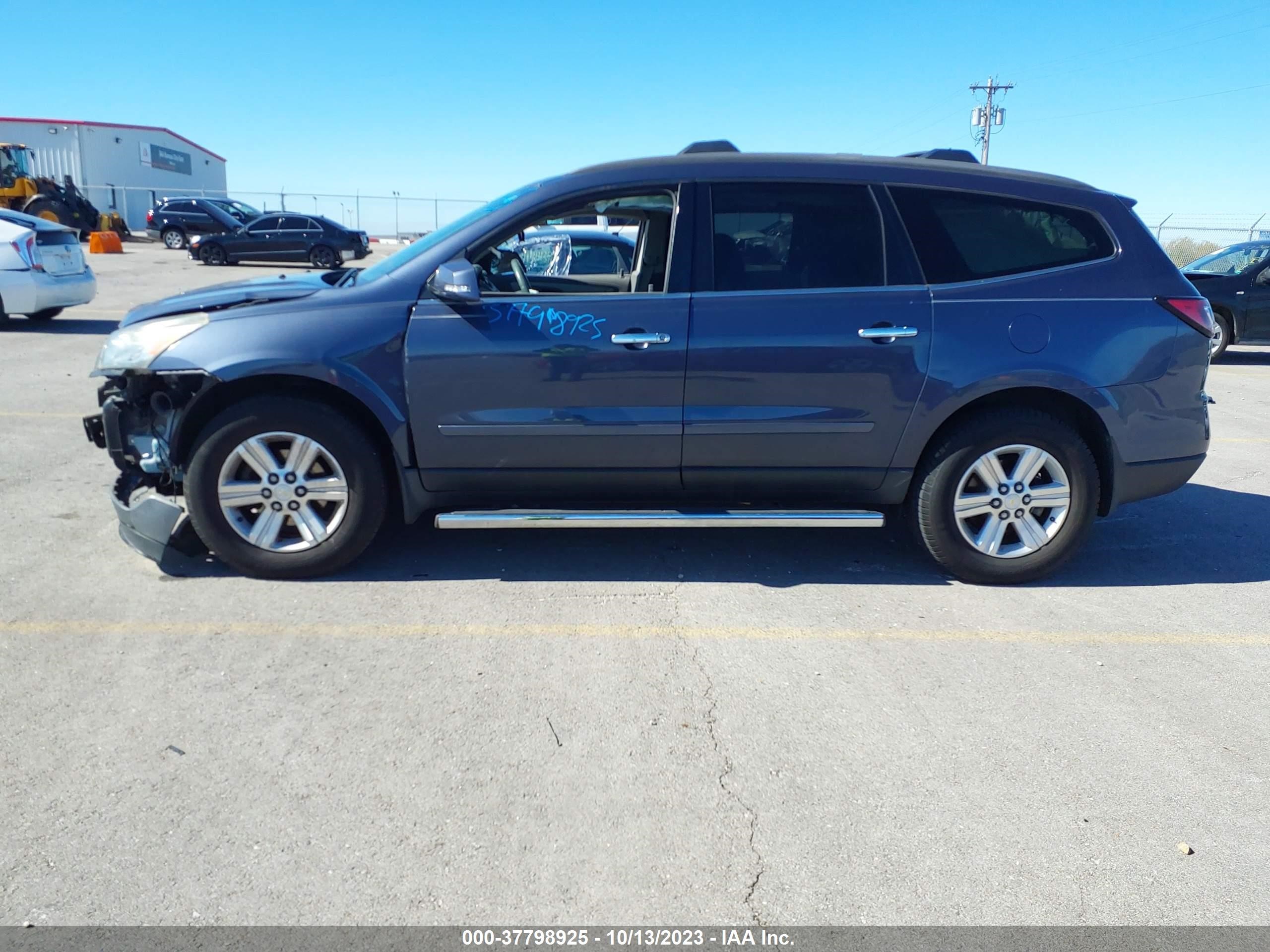 Photo 13 VIN: 1GNKRGKD6DJ183077 - CHEVROLET TRAVERSE 