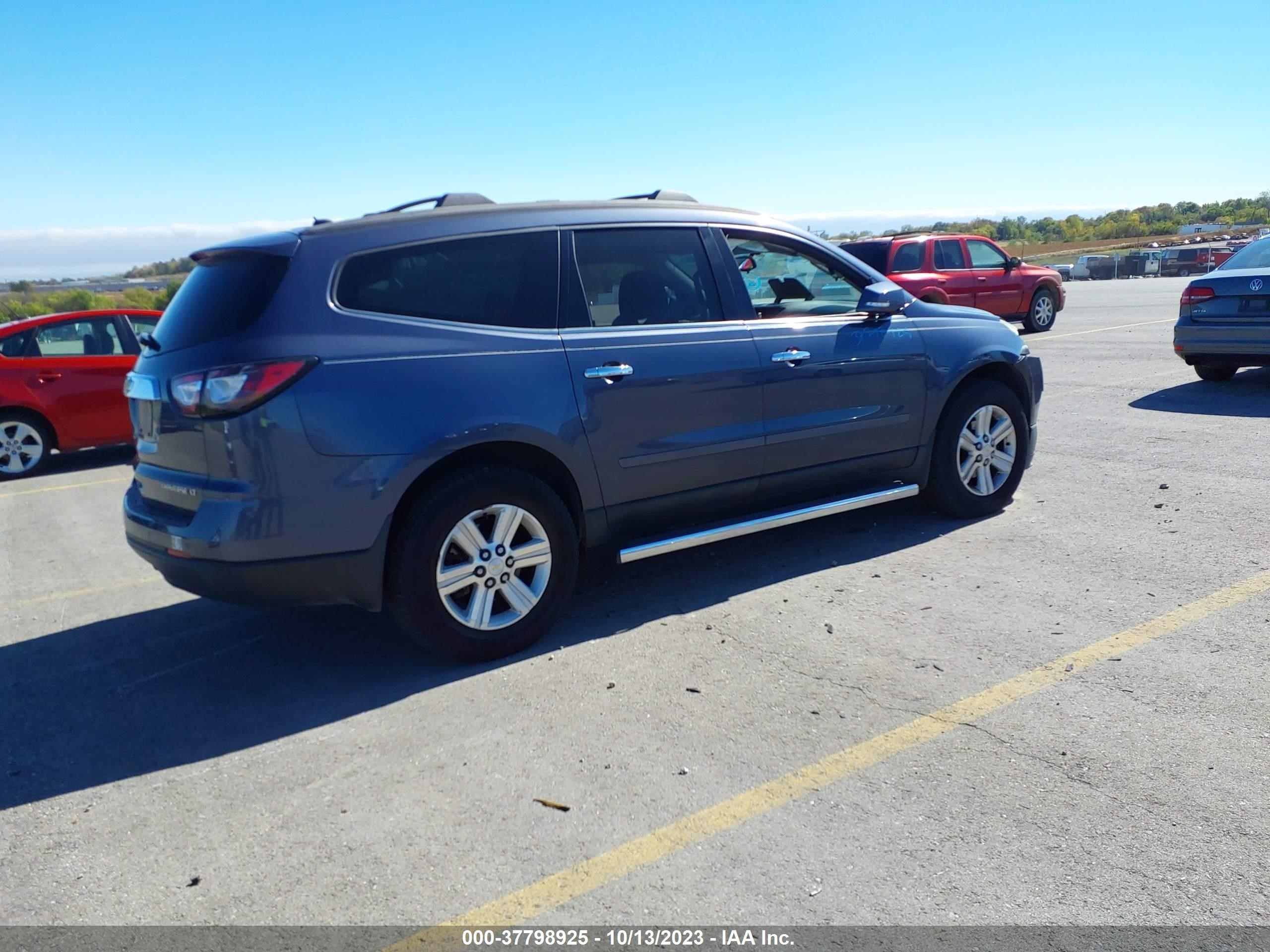 Photo 3 VIN: 1GNKRGKD6DJ183077 - CHEVROLET TRAVERSE 