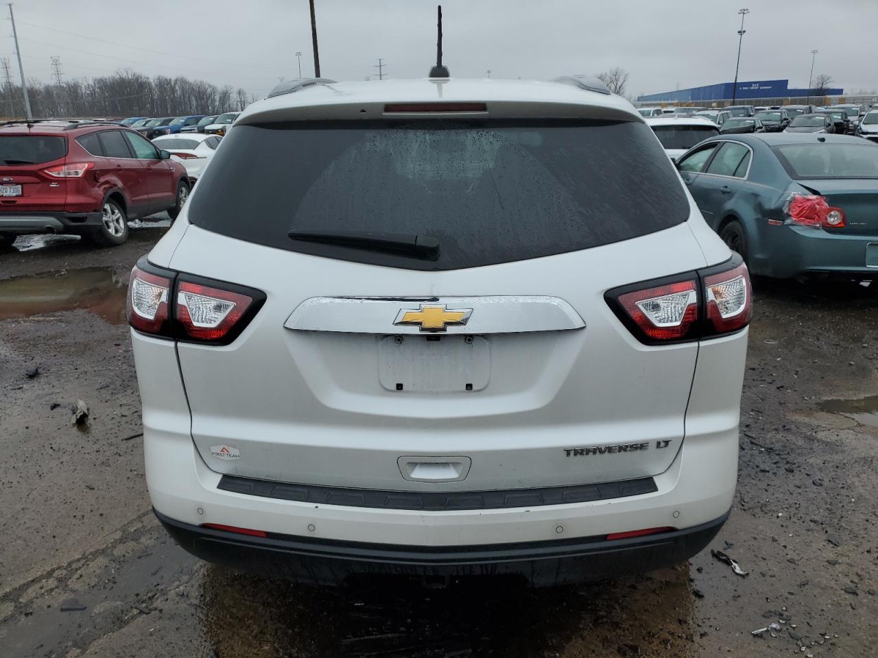 Photo 5 VIN: 1GNKRGKD6GJ246618 - CHEVROLET TRAVERSE 