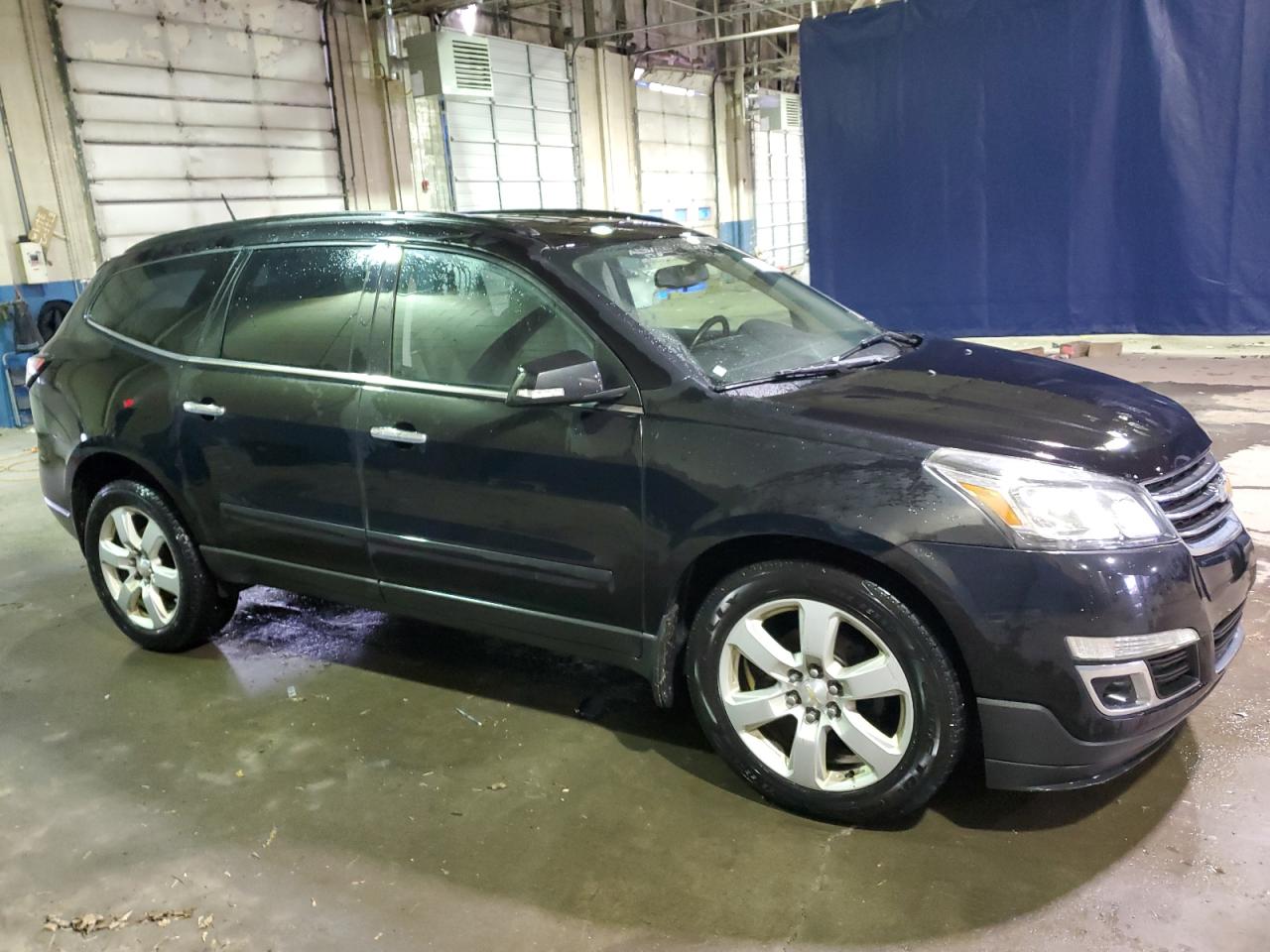 Photo 3 VIN: 1GNKRGKD7GJ306664 - CHEVROLET TRAVERSE 