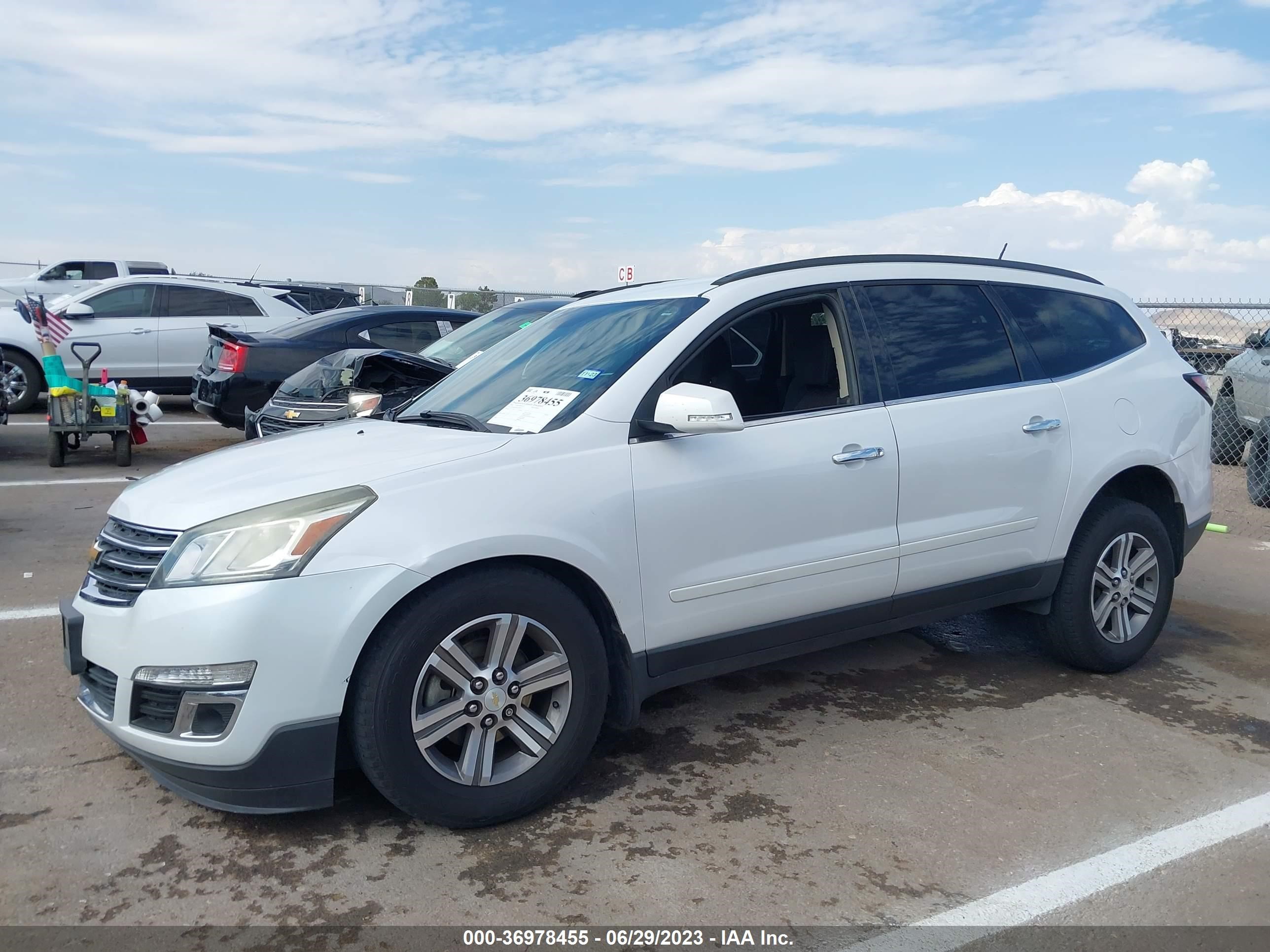 Photo 13 VIN: 1GNKRGKD8GJ207075 - CHEVROLET TRAVERSE 