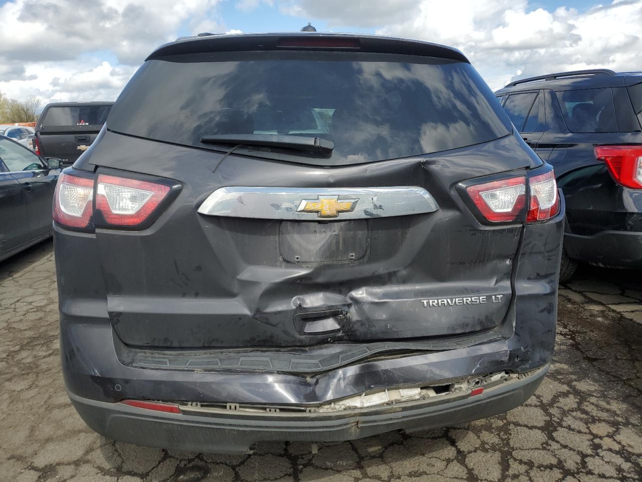 Photo 5 VIN: 1GNKRGKD8GJ212843 - CHEVROLET TRAVERSE 