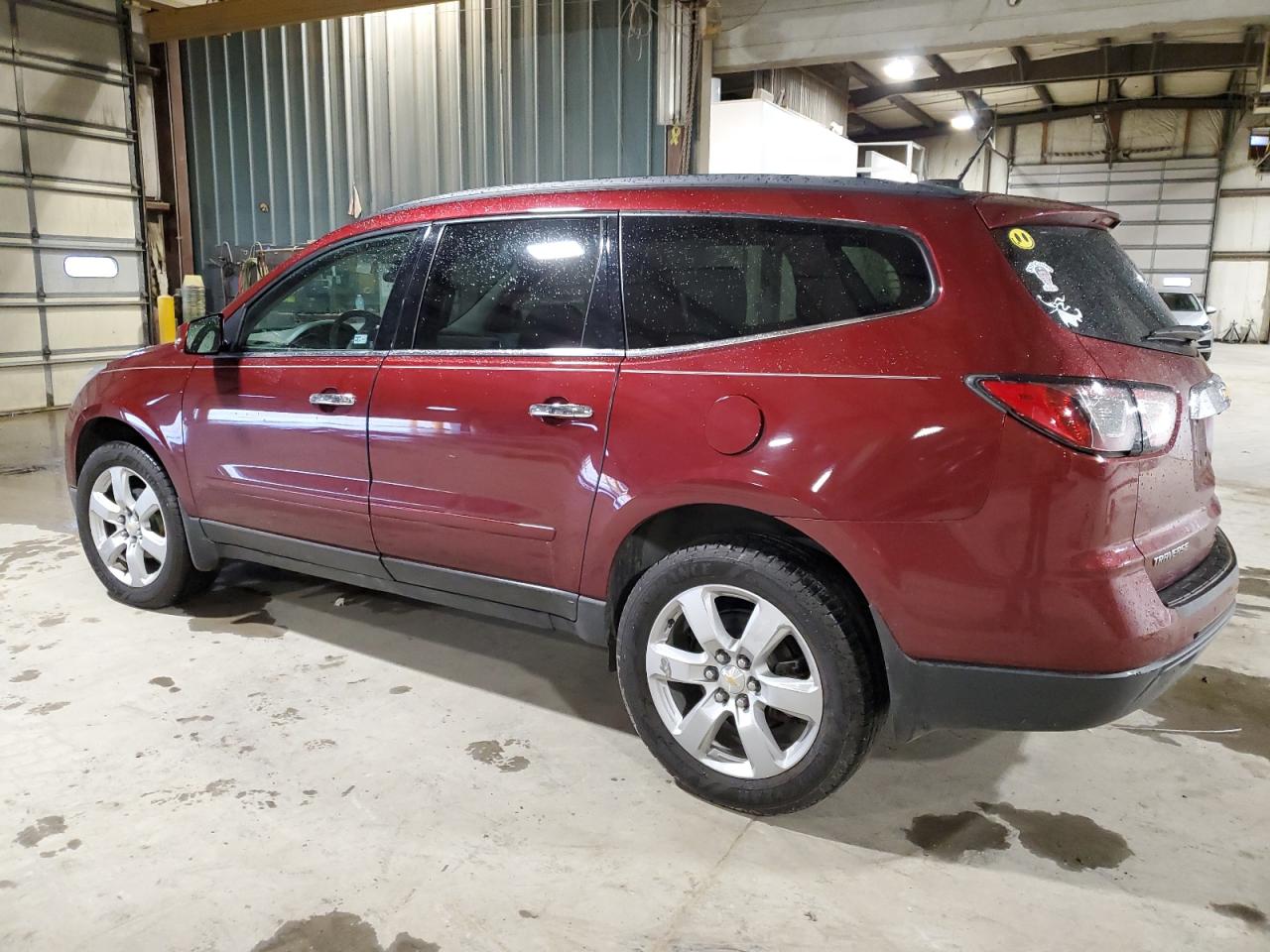 Photo 1 VIN: 1GNKRGKD8HJ180929 - CHEVROLET TRAVERSE 