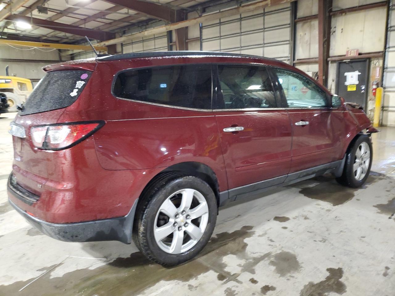 Photo 2 VIN: 1GNKRGKD8HJ180929 - CHEVROLET TRAVERSE 