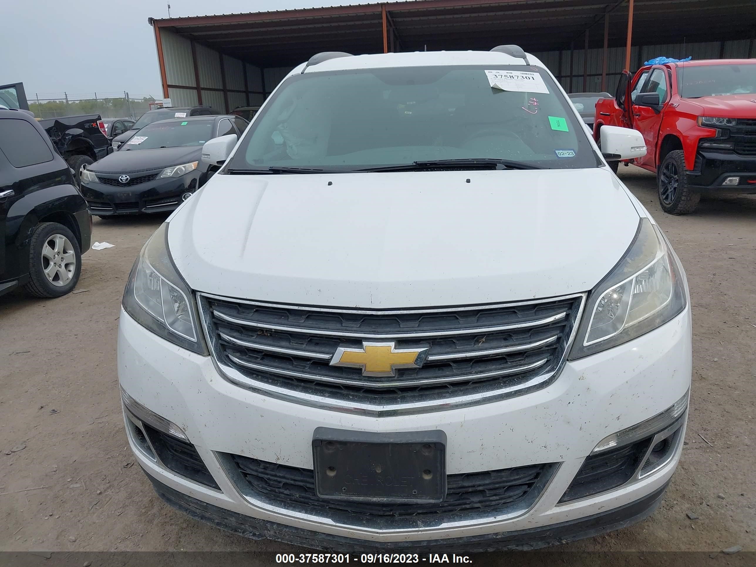 Photo 10 VIN: 1GNKRGKD9GJ205108 - CHEVROLET TRAVERSE 