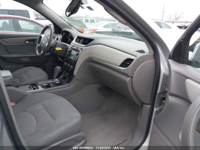 Photo 4 VIN: 1GNKRGKDXFJ365898 - NISSAN KICKS 