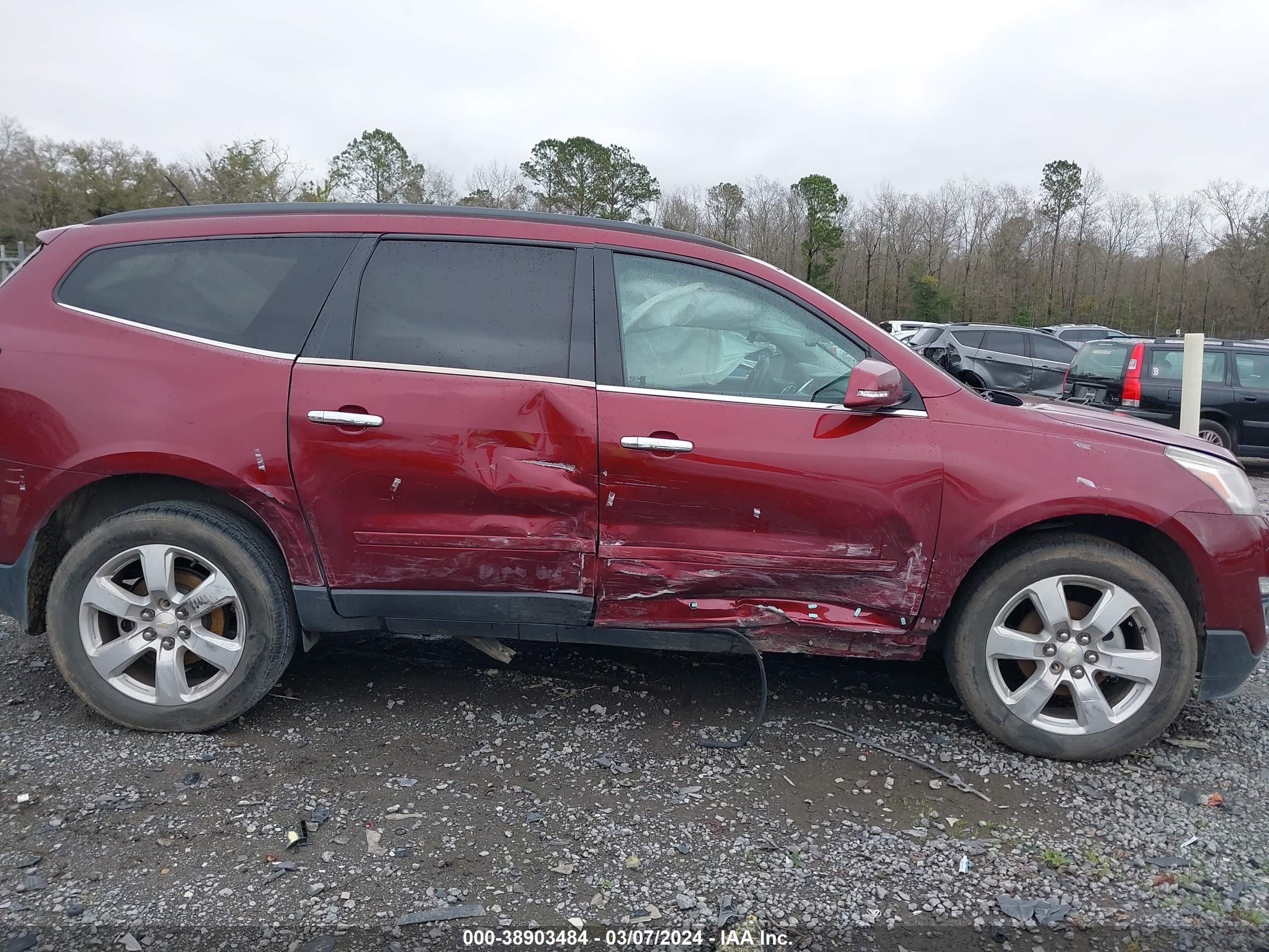 Photo 5 VIN: 1GNKRGKDXGJ107172 - CHEVROLET TRAVERSE 