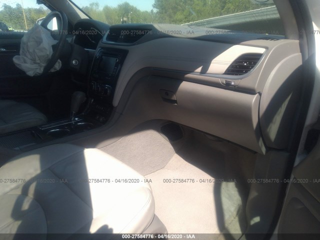 Photo 4 VIN: 1GNKRHKD3FJ323725 - CHEVROLET TRAVERSE 