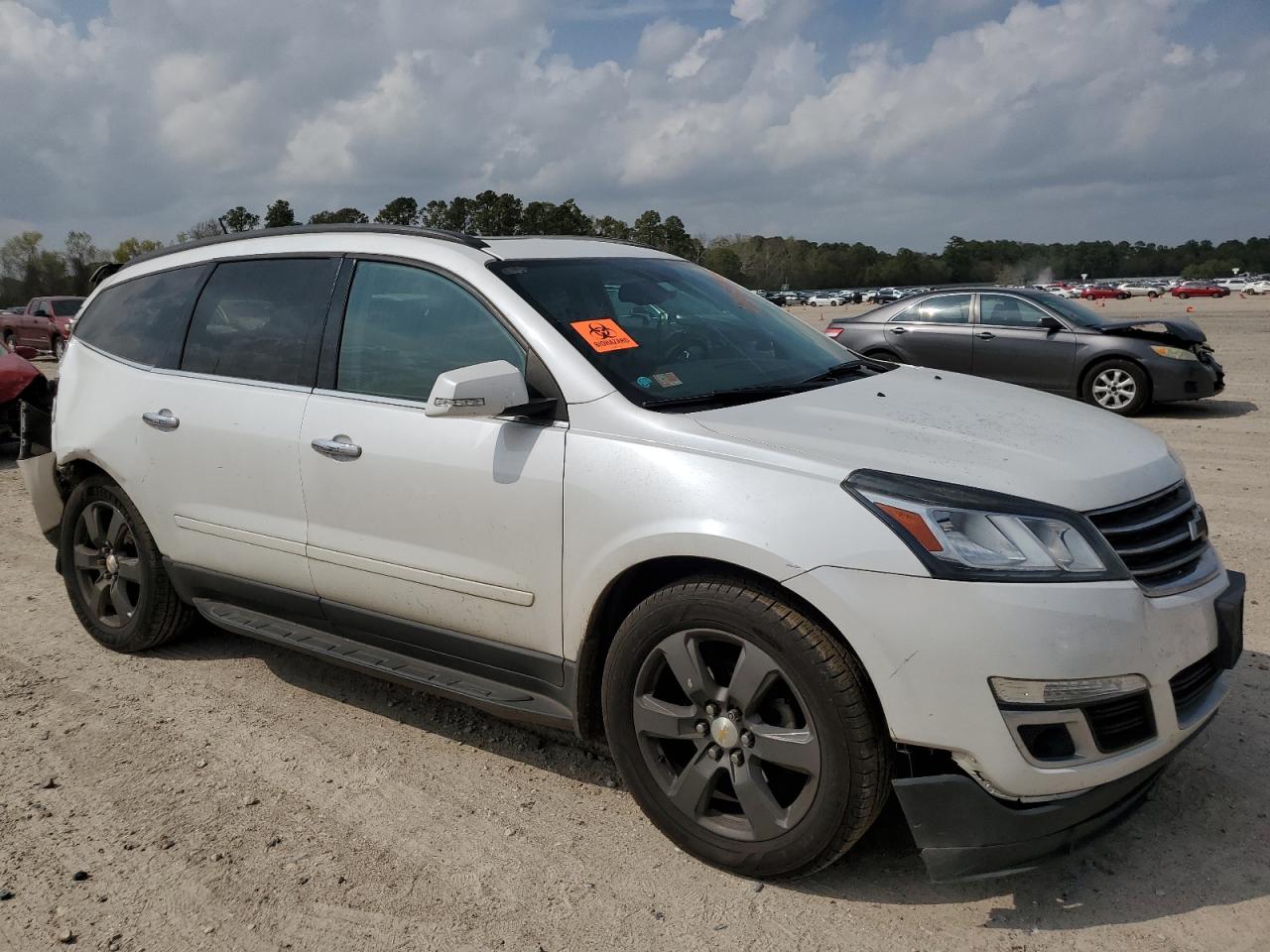 Photo 3 VIN: 1GNKRHKD3HJ203720 - CHEVROLET TRAVERSE 